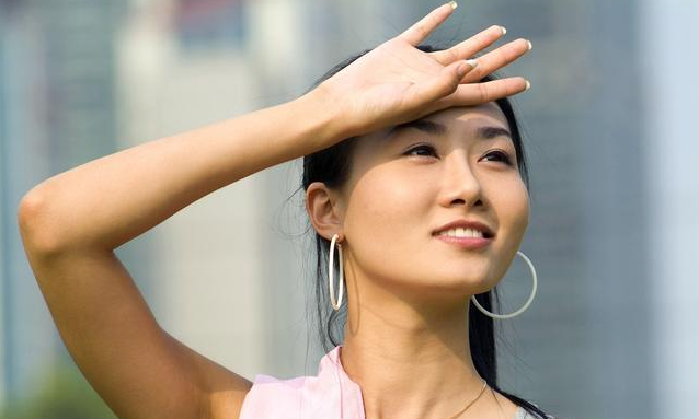 出汗多是身體在排毒嗎 夏季出汗多有異味怎么辦