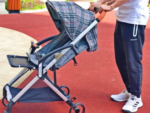 德國BP嬰兒推車怎么樣 德國Baby palace嬰兒車好用嗎