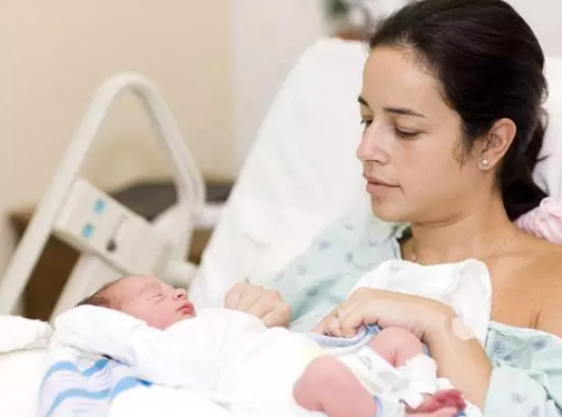 產(chǎn)后不能大補吃什么 產(chǎn)后第一天適合吃什么