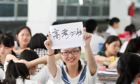 女兒高考結束的說說 女兒高考結束的心情發朋友圈句子