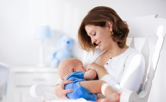 新生兒自帶三天口糧是什么意思 產后開奶的正確方式