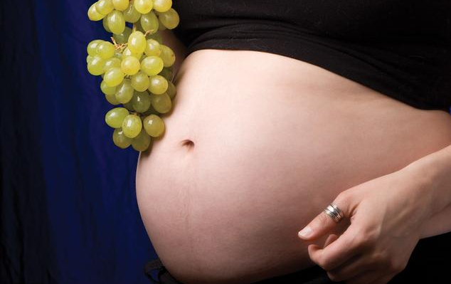 孕婦吃葡萄寶寶眼睛會變大嗎 懷孕吃葡萄的好處
