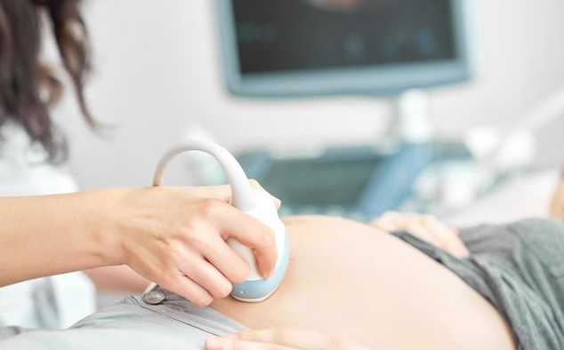 羊水過(guò)多能順產(chǎn)嗎 孕晚期羊水過(guò)多怎么辦