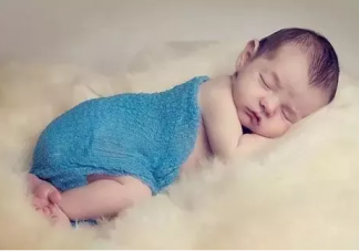 寶寶頻繁長鵝口瘡是什么原因 寶寶長了鵝口瘡怎么治療