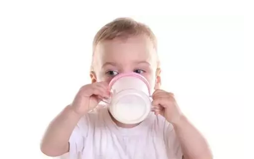 這些牛奶孩子喝了根本沒有用 孩子怎么樣喝牛奶好