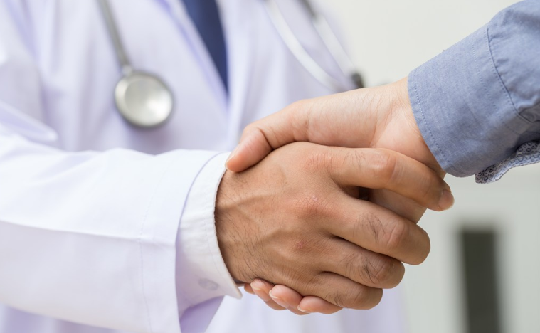 孩子過(guò)敏性鼻炎反復(fù)發(fā)作是為什么 過(guò)敏性鼻炎反復(fù)發(fā)作原因 