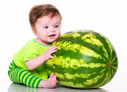 寶寶吃西瓜拉肚子怎么辦 寶寶多大就可以吃西瓜