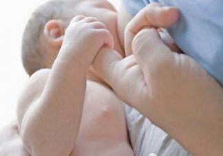 母乳喂養是越早越好嗎 如何建立起母乳喂養