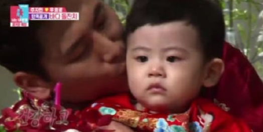 秋瓷炫兒子小啪嗒正面照 秋瓷炫兒子小名小啪嗒怎么來的