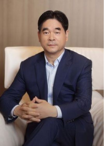 新城控股董事長(zhǎng)猥褻女童案是怎么回事 新城控股董事長(zhǎng)王振華個(gè)人資料 新城控股董事長(zhǎng)猥褻女童案是怎么回事 新城控股董事長(zhǎng)王振華個(gè)人資料