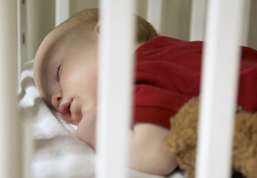 寶寶睡覺打鼾是怎么回事 寶寶睡覺打鼾怎么辦