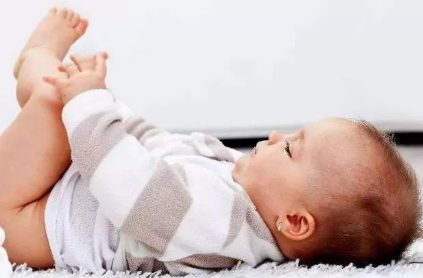 新生兒尿布怎么選擇 新生兒的尿布怎么換