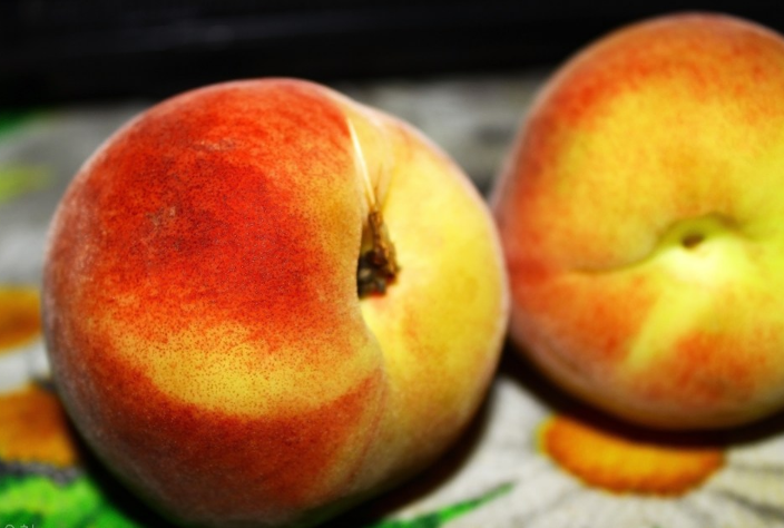 孩子吃桃子好不好 給孩子吃桃子要注意什么