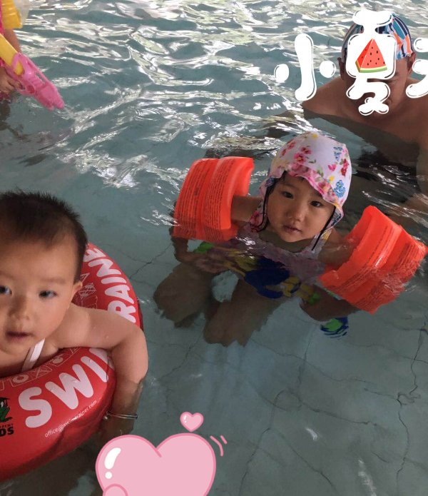 關(guān)于小孩游泳的說說 帶寶貝游泳的心情說說