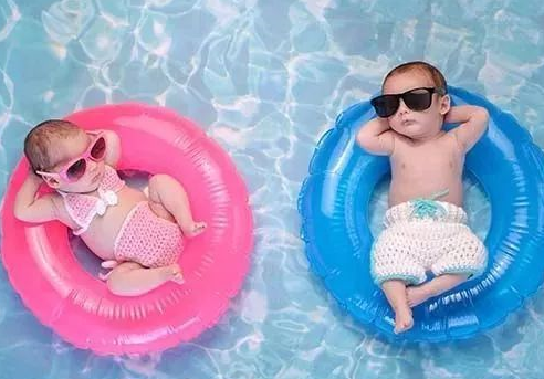 關于孩子學會了游泳的說說 孩子好不容易會游泳的說說