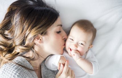 為什么新生兒容易出現腹瀉的情況 新生兒腹瀉怎么辦