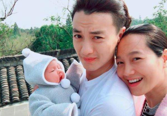 周一圍女兒叫什么名字 周一圍女兒正面照圖片 周一圍女兒叫什么名字 周一圍女兒正面照圖片