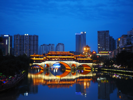 描述夜景的朋友圈配文 夜景發(fā)朋友圈配什么話