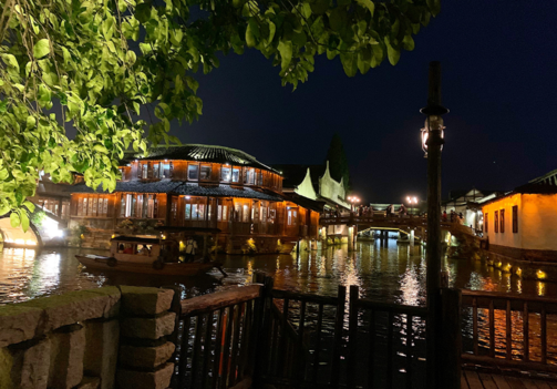 描述夜景的朋友圈配文 夜景發(fā)朋友圈配什么話