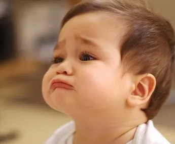 新生兒需要每天洗臉嗎 怎么給新生兒洗臉