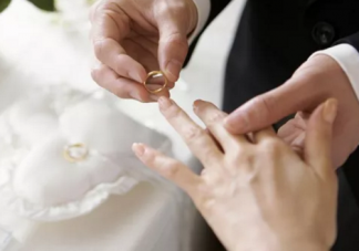 結婚紀念日朋友圈說說2019 今天是結婚紀念日心情感慨