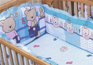 寶寶睡軟床還是硬床好 寶寶床上用品怎么選擇