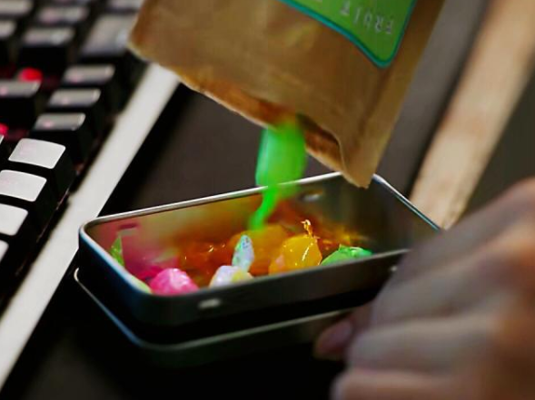 韓商言為什么總是在吃糖 韓商言吃的是什么水果糖