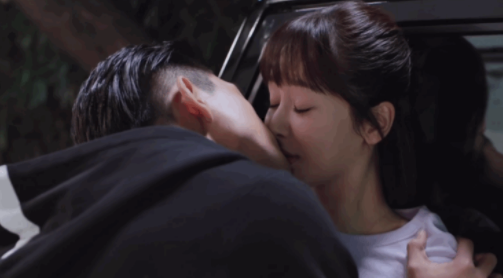 親愛的熱愛的韓商言佟年有床戲嗎 親愛的熱愛的第幾集有吻戲