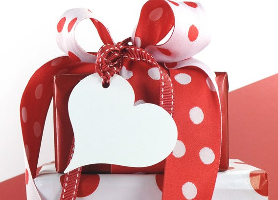 七夕第一次收到禮物的心情說說 七夕第一次收到禮物朋友圈句子 七夕第一次收到禮物的心情說說 七夕第一次收到禮物朋友圈句子