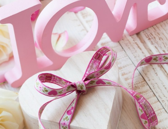 七夕第一次收到禮物的心情說說 七夕第一次收到禮物朋友圈句子 七夕第一次收到禮物的心情說說 七夕第一次收到禮物朋友圈句子