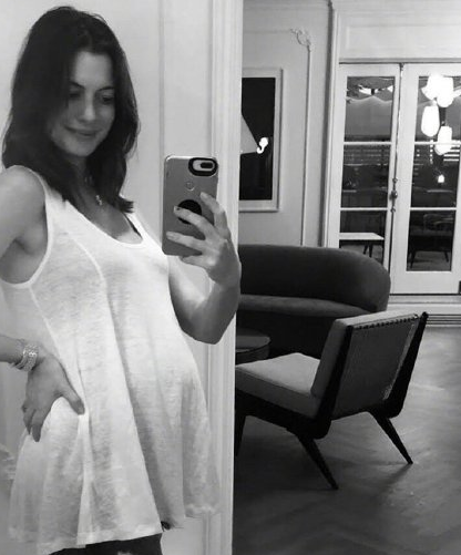 安妮海瑟薇二胎是男是女 安妮海瑟薇二胎孕肚照