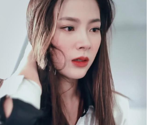 吹落的樹(shù)葉女主是變性人嗎 吹落的樹(shù)葉女主是男的還是女的