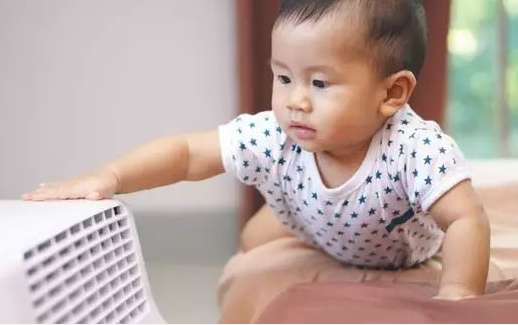 三伏天寶寶長痱子怎么應(yīng)對 寶寶長痱子了怎么好的快