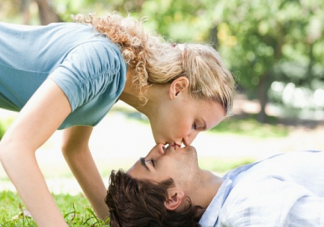 女人經期性欲強怎么回事 經期性欲強的原因