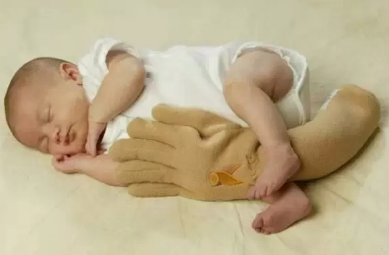 寶寶吐奶像噴泉是怎么回事 寶寶吐奶怎么護理