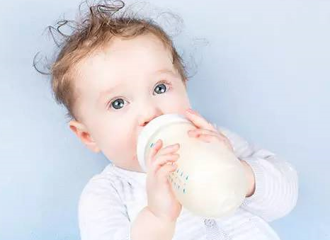 寶寶吐奶像噴泉是怎么回事 寶寶吐奶怎么護理