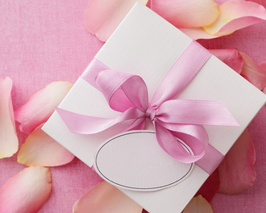 2020七夕收到女朋友的禮物心情說說 七夕收到老婆禮物驚喜的句子朋友圈