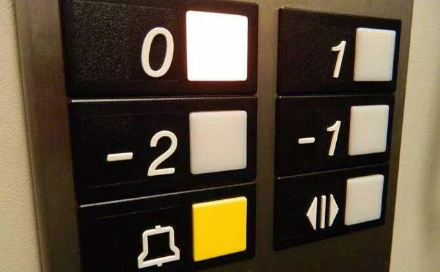 帶娃坐電梯怎么坐最安全 帶孩子坐電梯注意事項 帶娃坐電梯怎么坐最安全 帶孩子坐電梯注意事項