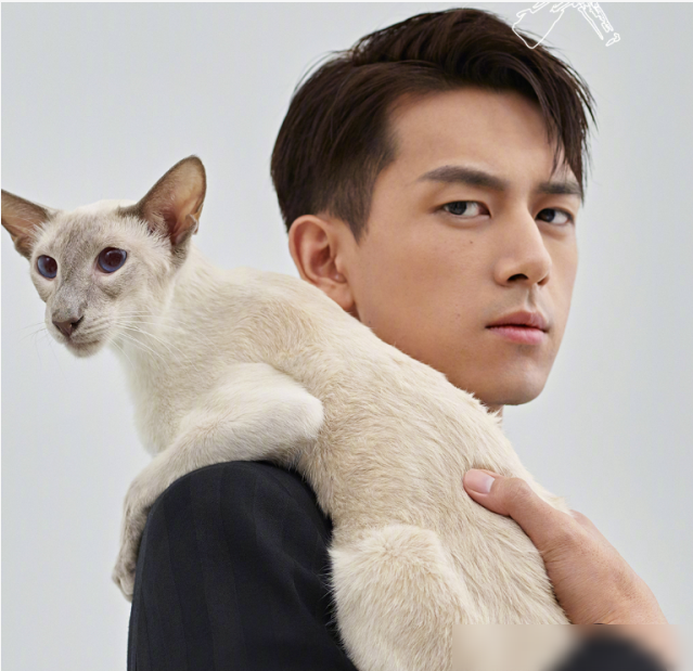 李現最新封面造型《BOBOSNAP》 李現封面造型集錦