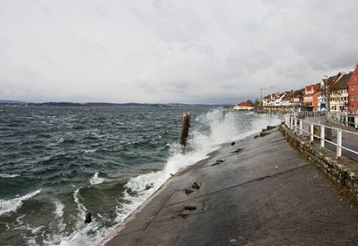 臺風來襲怎么保護好自己 臺風天自我保護方法