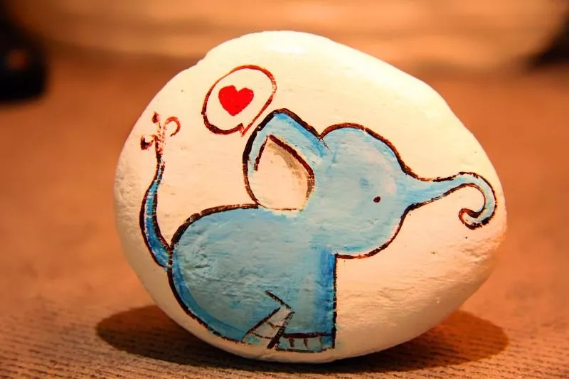 孩子走路喜歡撿東西怎么辦 孩子走路喜歡撿東西要怎么糾正他 孩子走路喜歡撿東西怎么辦 孩子走路喜歡撿東西要怎么糾正他