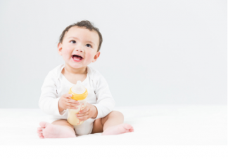 新生兒小腿彎曲是正常的嗎 新生兒小腿彎曲是什么原因