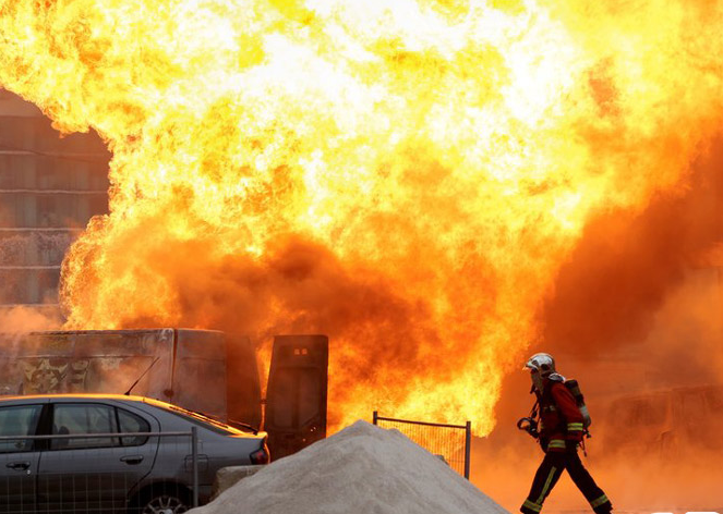 致敬消防員的朋友圈說說 向消防員致敬的句子