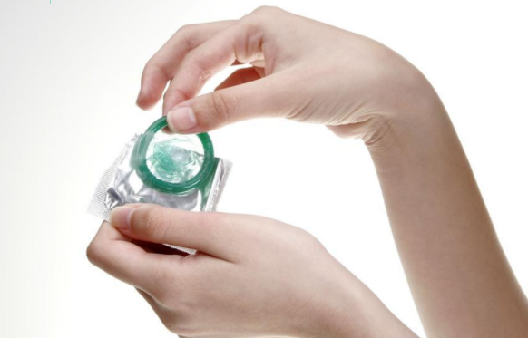 男性如何佩戴避孕套 性生活如何選擇合適的避孕套