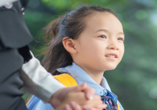 寶貝一年級開學第一天的說說 一年級孩子開學家長心情說說