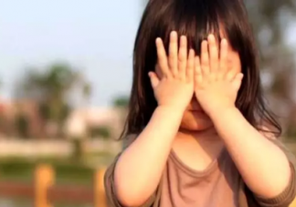 寶寶揉眼睛是怎么回事 寶寶總?cè)嘌劬υ趺崔k