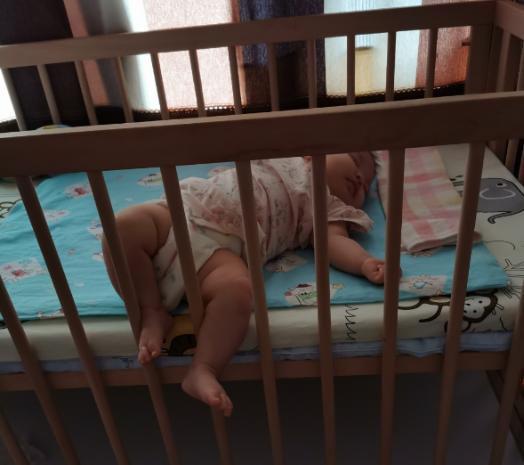 說寶寶睡姿奇葩的句子 關于寶寶奇葩睡姿的說說朋友圈 說寶寶睡姿奇葩的句子 關于寶寶奇葩睡姿的說說朋友圈