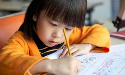 什么時間教寶寶寫字好 如何調動寶寶寫字的興趣 什么時間教寶寶寫字好 如何調動寶寶寫字的興趣