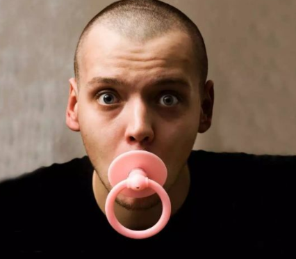 啃老族的段子有哪些 啃老族的典型句子