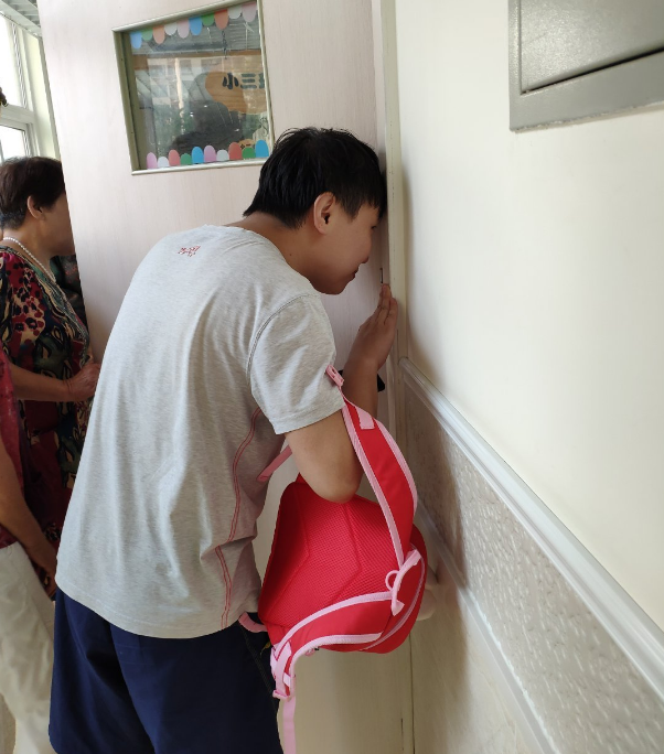 孩子第一天上幼兒園當媽的心情 送孩子上幼兒園家長心情